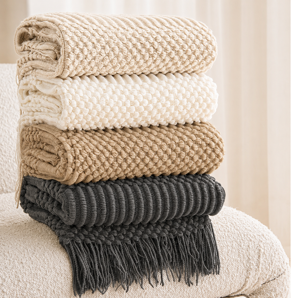 Chunky Knit Throw Blanket – With Tassels