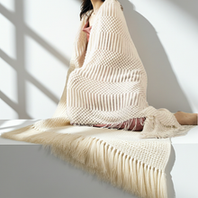 Chunky Knit Throw Blanket – Textured Knit with Tassels